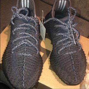 Yeezy 350 v2 black